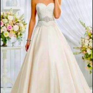 Wedding dress by Ronald Joyce (UK designer) no alterations size 10 US